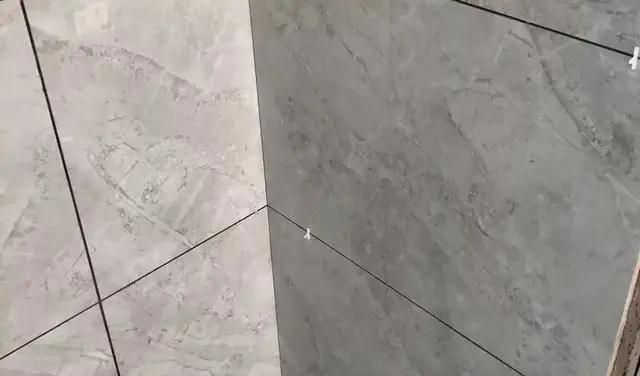 选购地砖与墙砖，有什么注意事项或小技巧？