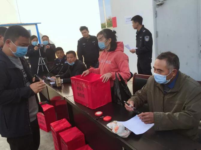 我市某小区在分房？速来围观！