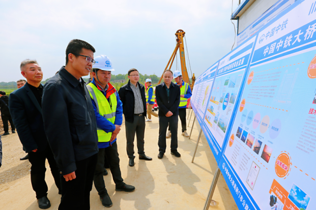 门金勇调研公路桥梁三年消危及城区三环线平交道口改造工程