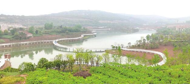十大主题景点，栈桥环库而建，龙凤山公园五一露真颜