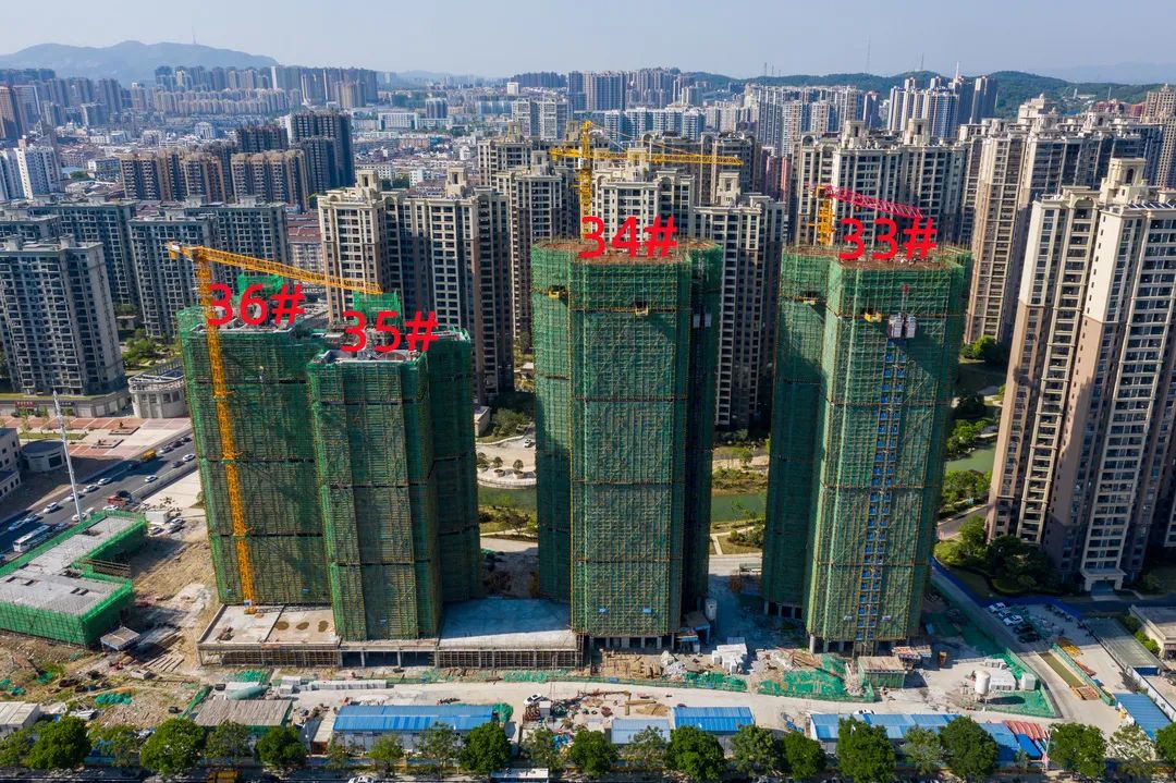 实拍！凯旋湾4期楼栋主体全面封顶，项目实景呈现，还有...