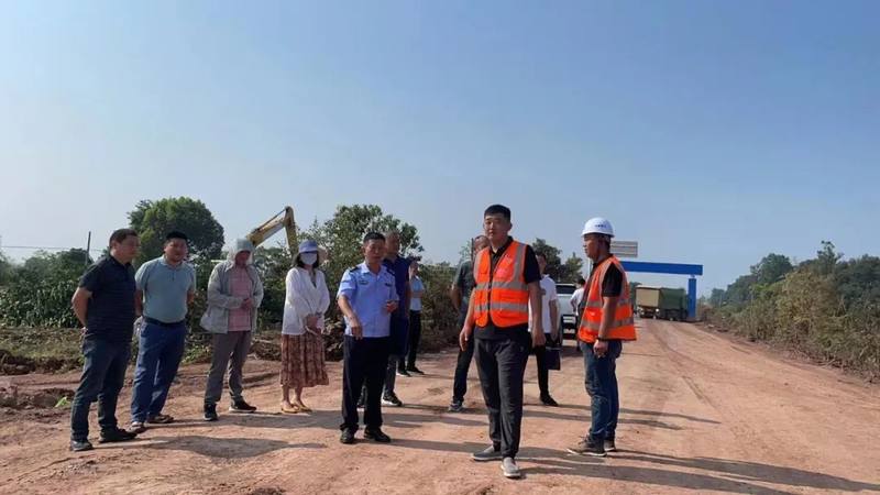 大美漳河 我们在行动丨漳河新区召开高铁西站建设工地扬尘污染问题整改督办会