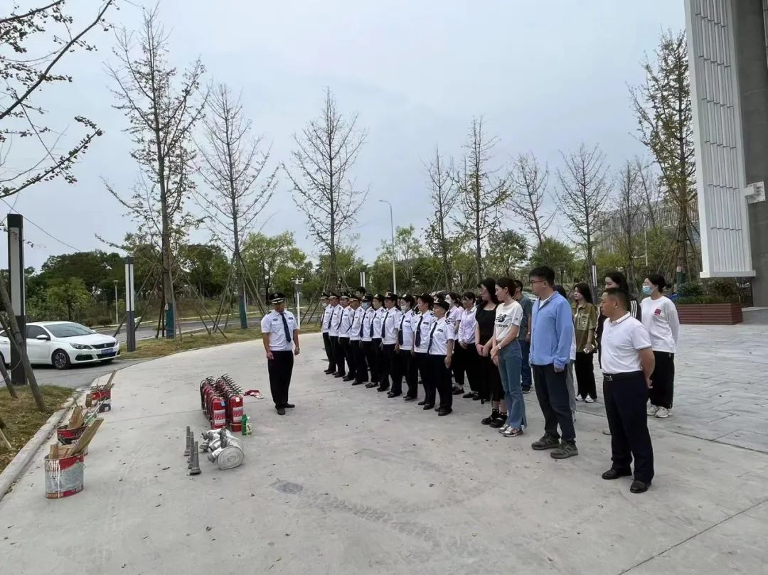 消防演练筑防线  未雨绸缪保安全··市民中心项目开展消防演练培训
