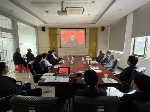 市城控物业公司组织集中收看党的二十大开幕会