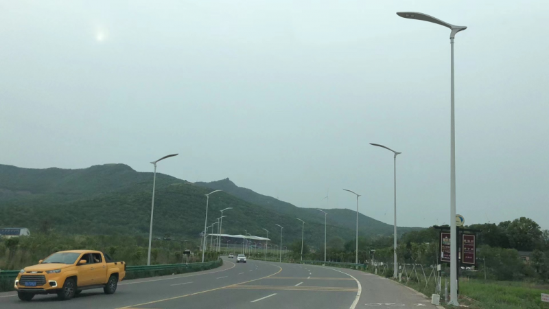 圣境山景区路灯建设加快推进