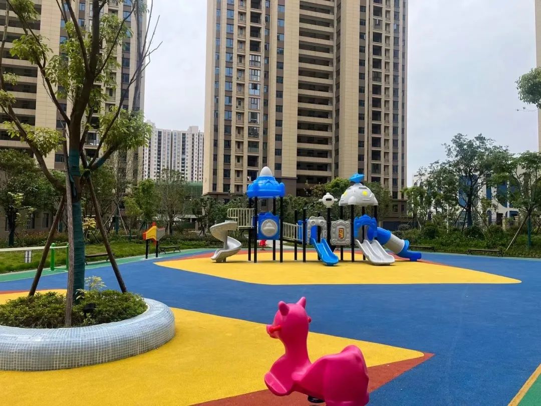 城建地产·双泉花园实景现房，予夏日一丝清凉！