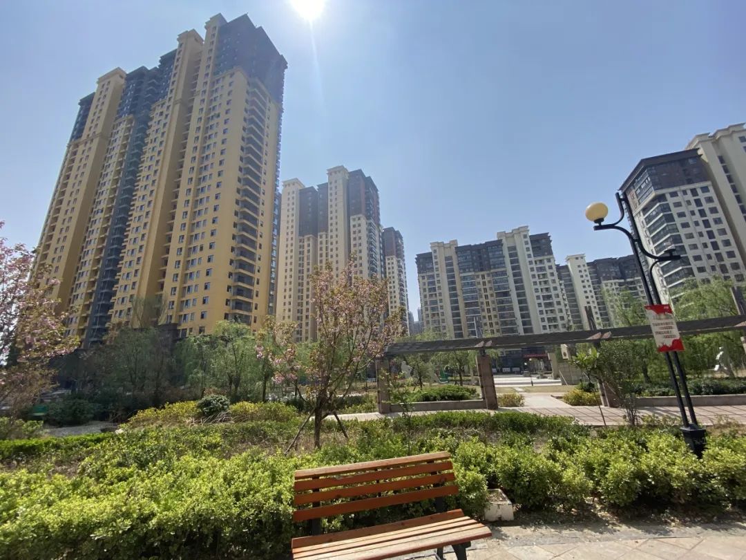 【碧波春城·三期】稀缺瞰湖实景现房，3XXX元/·起，超燃放价，即可开抢！