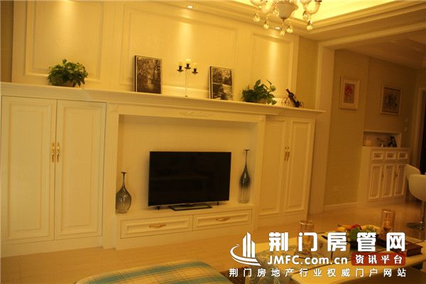 碧波春城