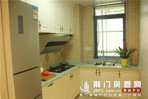 碧波春城