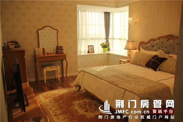 碧波春城