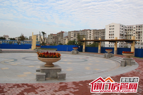 碧波春城