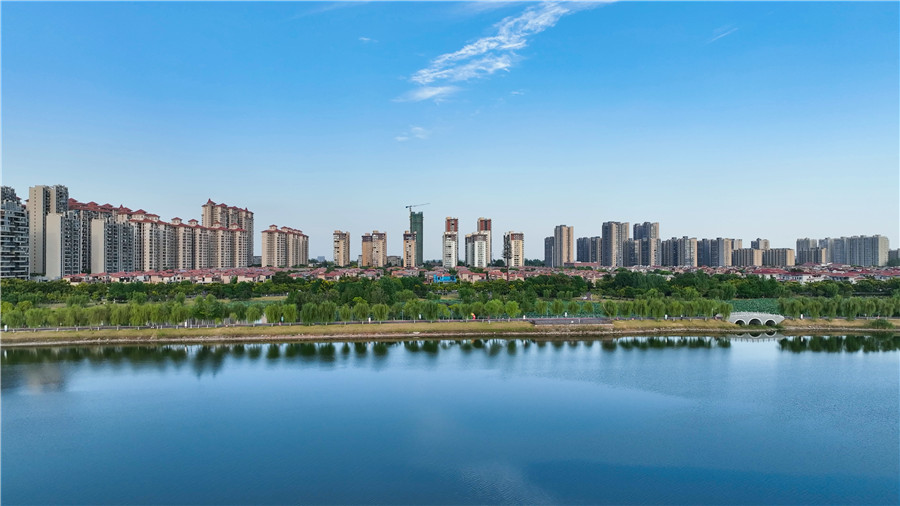碧波春城